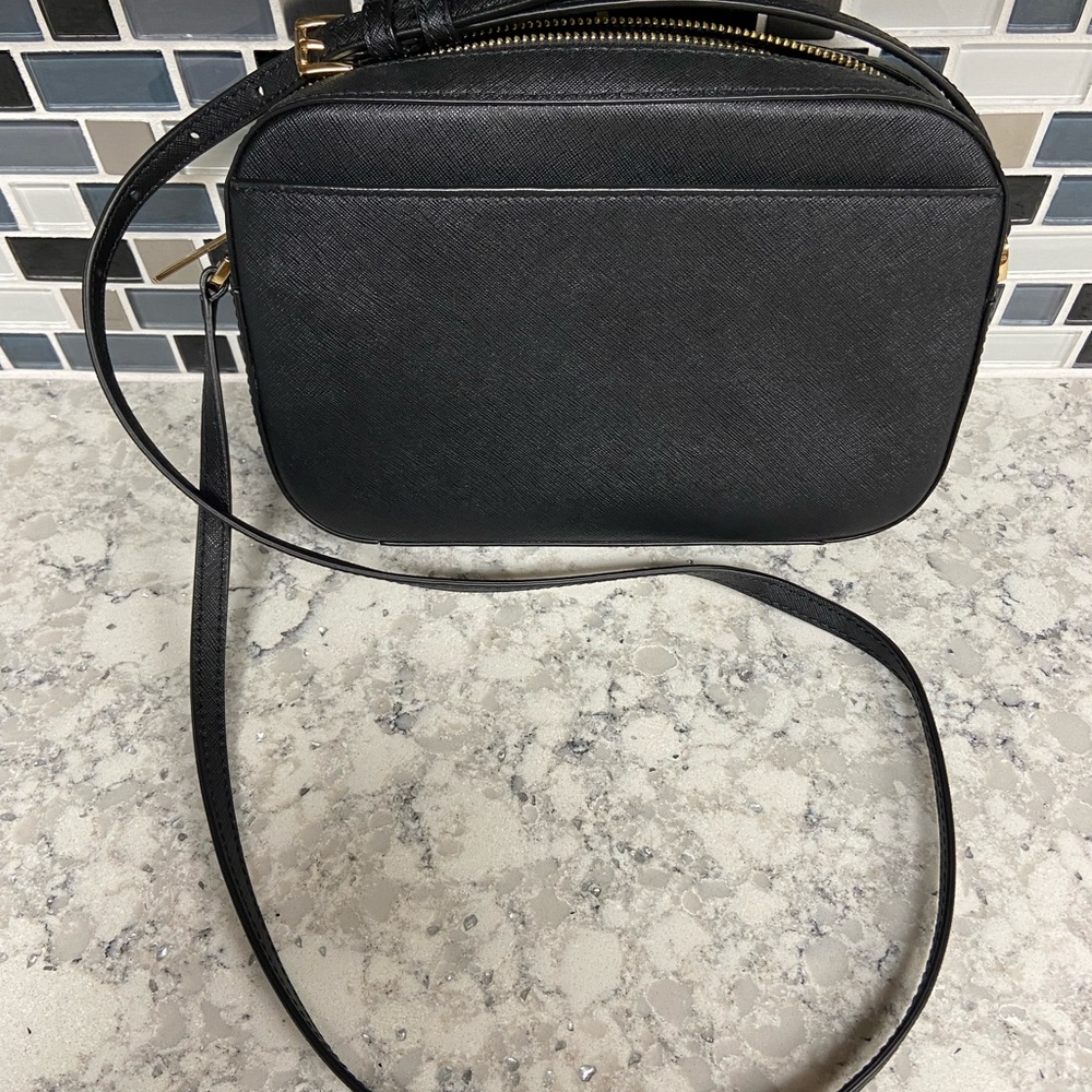 Michael Kors Black Jet Set Large Saffiano Leather Crossbody Bag - Picture 5 of 10